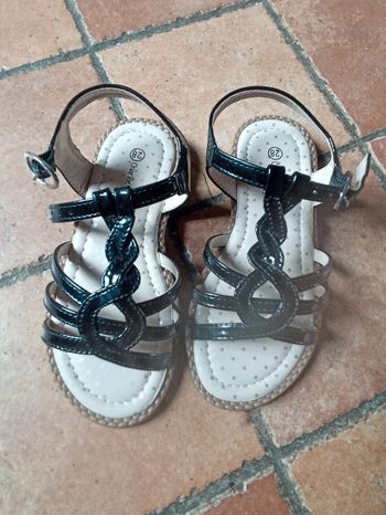 Taille 28 sandales noires