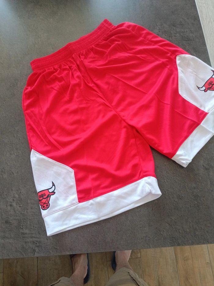 Tenue NBA Chicago Bulls Michael Jordan rouge. T.2xl - photo numéro 3