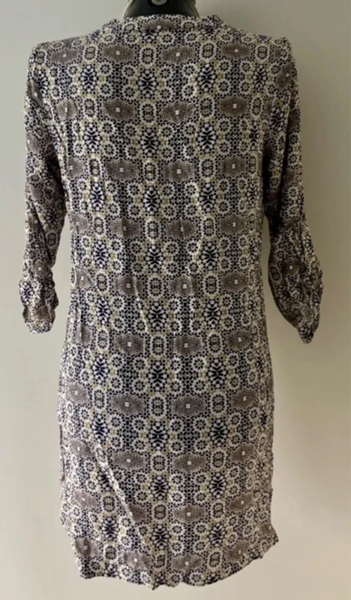Robe fluide imprimée graphique – Taille 38/40 - photo numéro 3