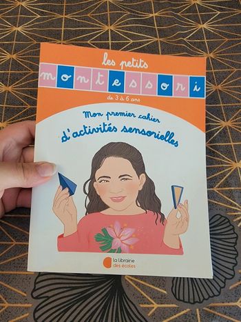 Mon premier cahier d'activités sensorielles