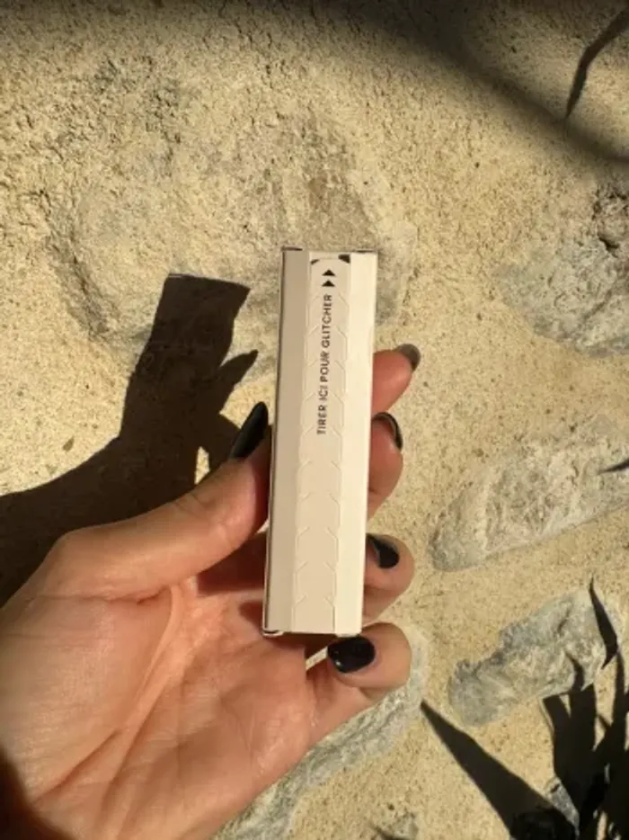 Glitch beauty - Fard liquide liquid bug teinte bug - photo numéro 6