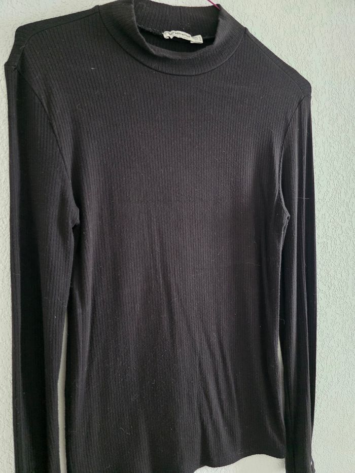 Pull noir côtelé Stradivarius taille m - photo numéro 3