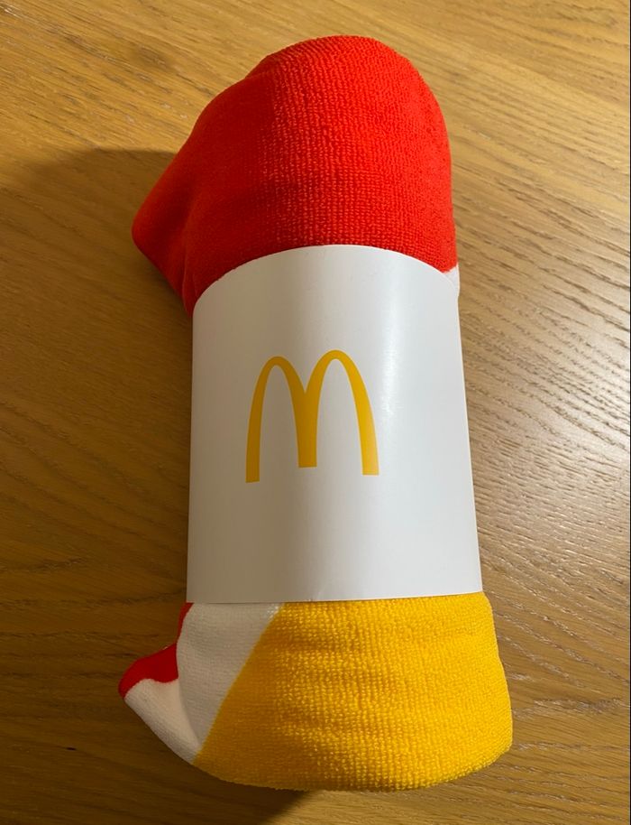 NEUF McDonald’s Serviette de plage rouge/blanc/jaune - photo numéro 4