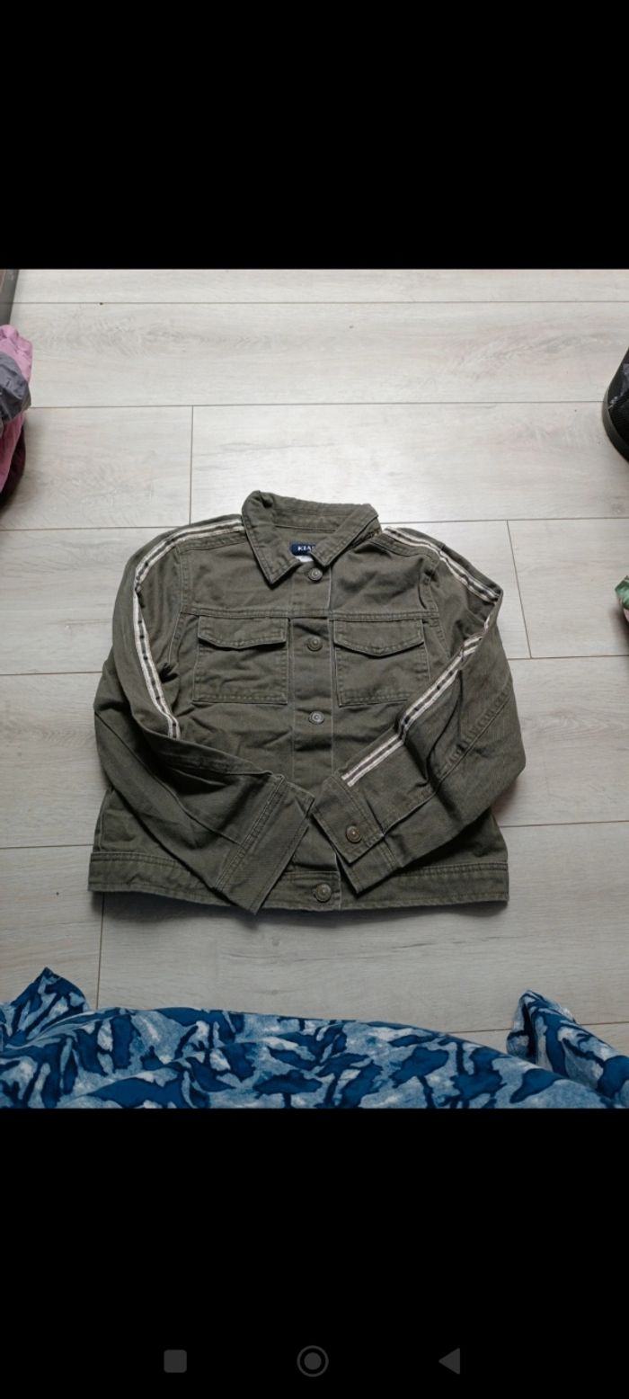 Gros lot de vêtements fille  10 ans - photo numéro 4