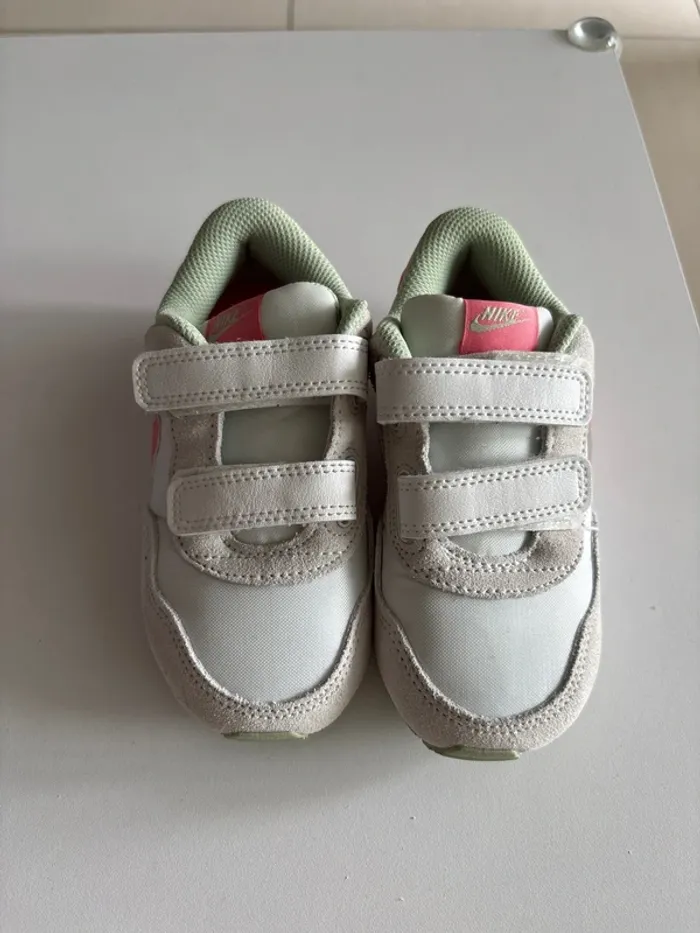 Basket Nike fille taille 26 - photo numéro 6