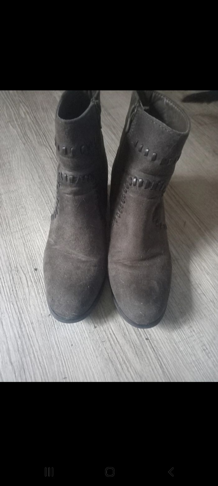 Bottine grise en.daim