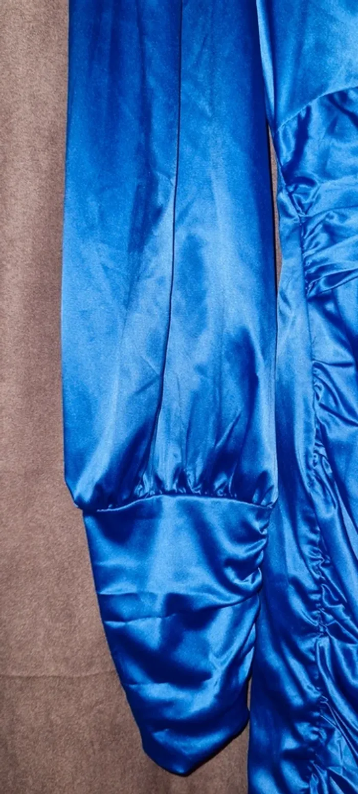 Robe satin bleu indigo - photo numéro 4