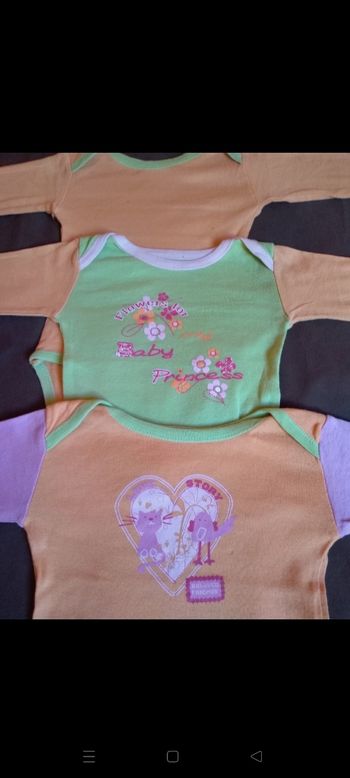 lot de 3 bodies manches longues très colorés / 18 mois