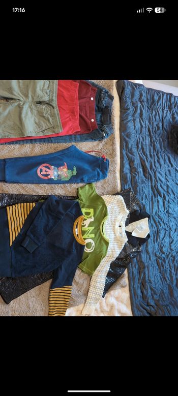 Lot vêtements 4 ans mélange