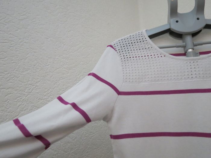 Pull / marinière Mise au Green – blanc rayé framboise – détails ajourés – T5😍 - photo numéro 3