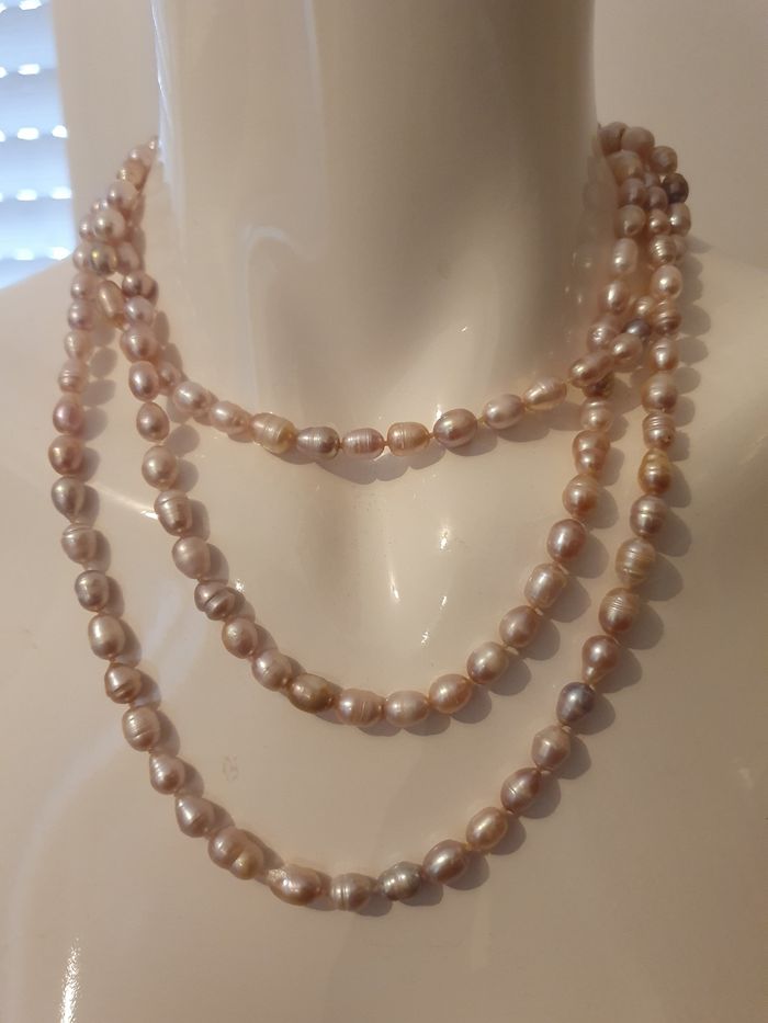 Magnifique collier sautoire de véritable perles de cultures multicouleurs en excellente état svp observerez toutes les photos avant de me demander les dimensions car j ajoute toujours la dimensions merci - photo numéro 8