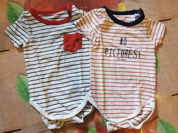 lot de 2 bodies taille 24 mois