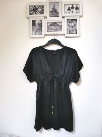 Top en satin noir neuf