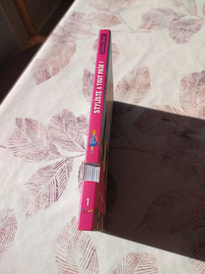 Livre "Styliste à tout prix" tome 1 - photo numéro 3