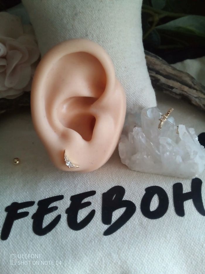 Boucles d'oreilles lunes avec zircons - photo numéro 2