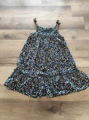 Robe Primark 4 ans en TBE