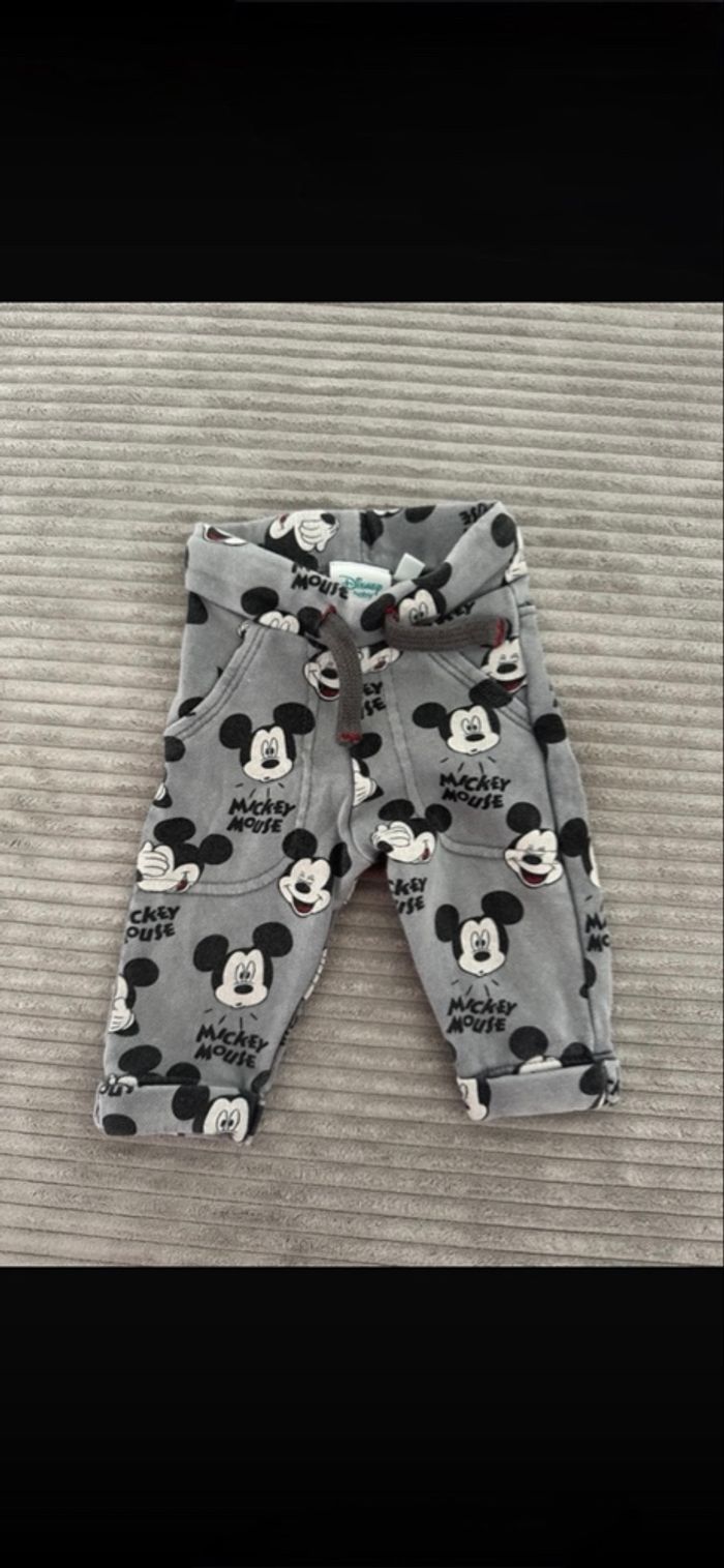 Lot vêtements bébé taille 1 mois - photo numéro 2