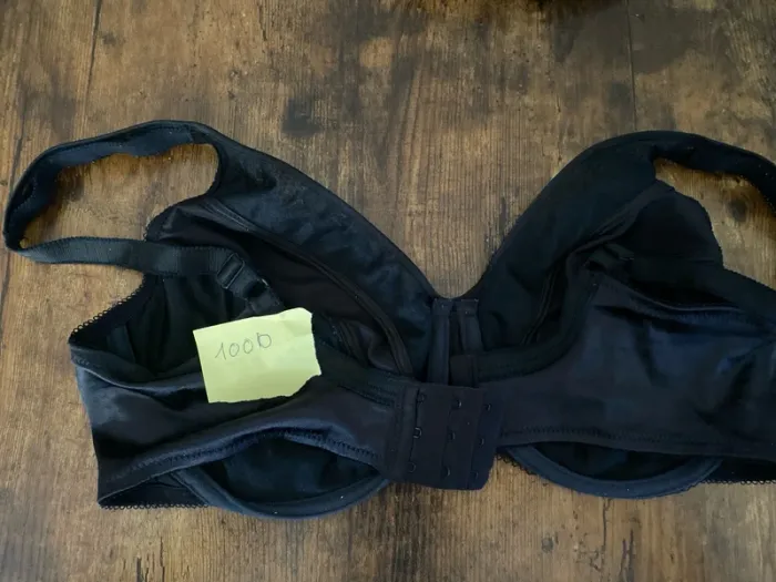 Soutien-gorge noir - photo numéro 2