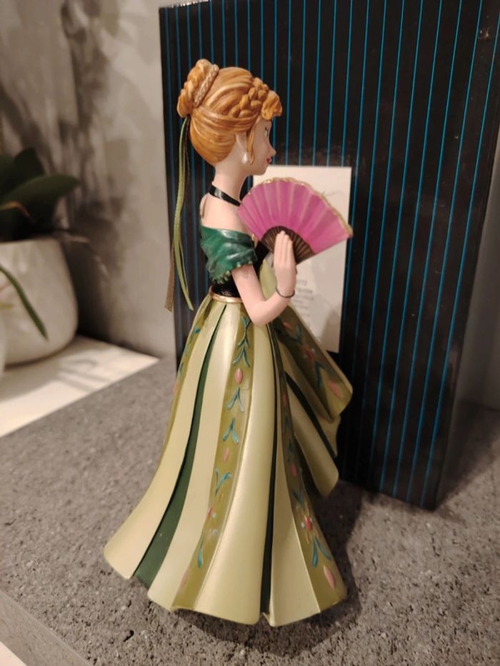 Figurine Disney Anna showcase haute couture - photo numéro 5