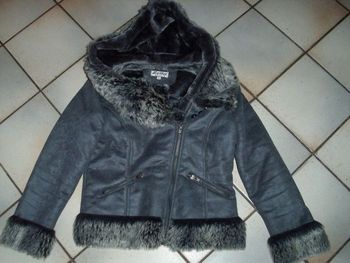 SUPERBE veste fourrée taille M
