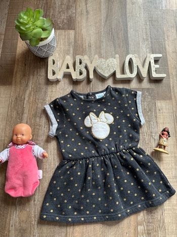 - Robe Disney      - 9 mois - Très bon état   