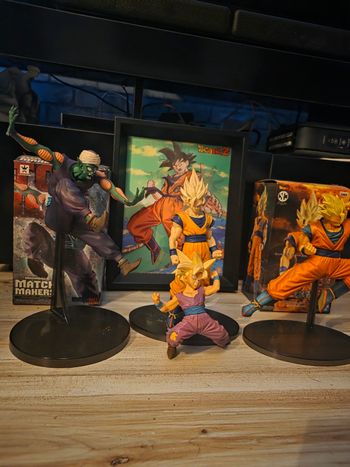 Lots cadre 1 figurine 4 boîte 2 dragon Ball z