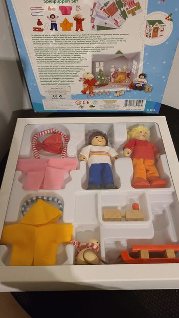 Maison de poupée : Ensemble de jeu d'hiver activity doll set vintage