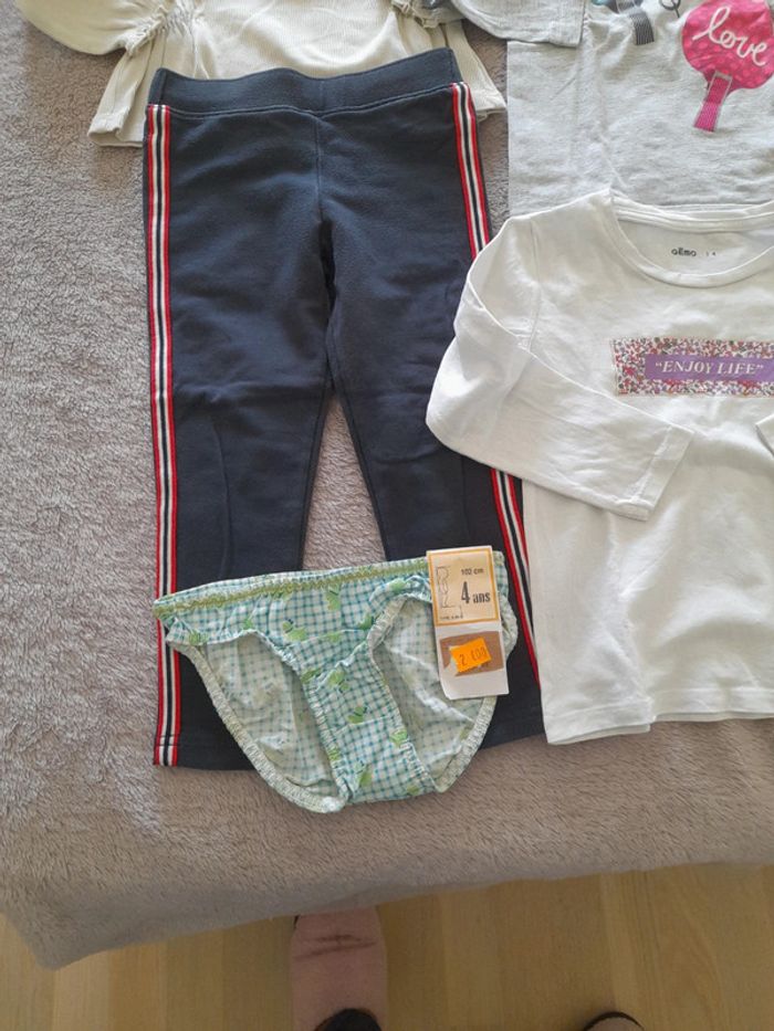 Lot de vêtements fille taille 4 ans - photo numéro 2