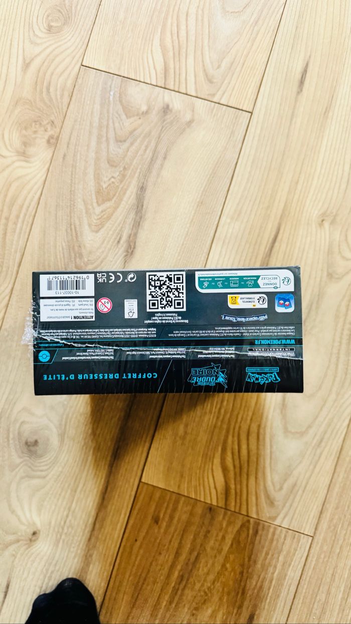 ETB Pokémon Foudre Noire EV10,5 - photo numéro 4