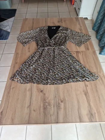 Robe fluide ceinturée - L