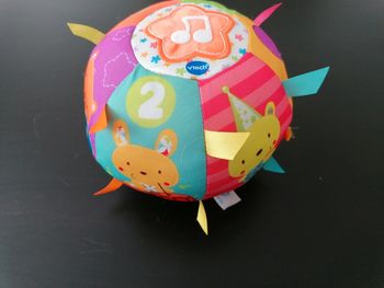 Balle jeu éveil bébé fille garçon ruban