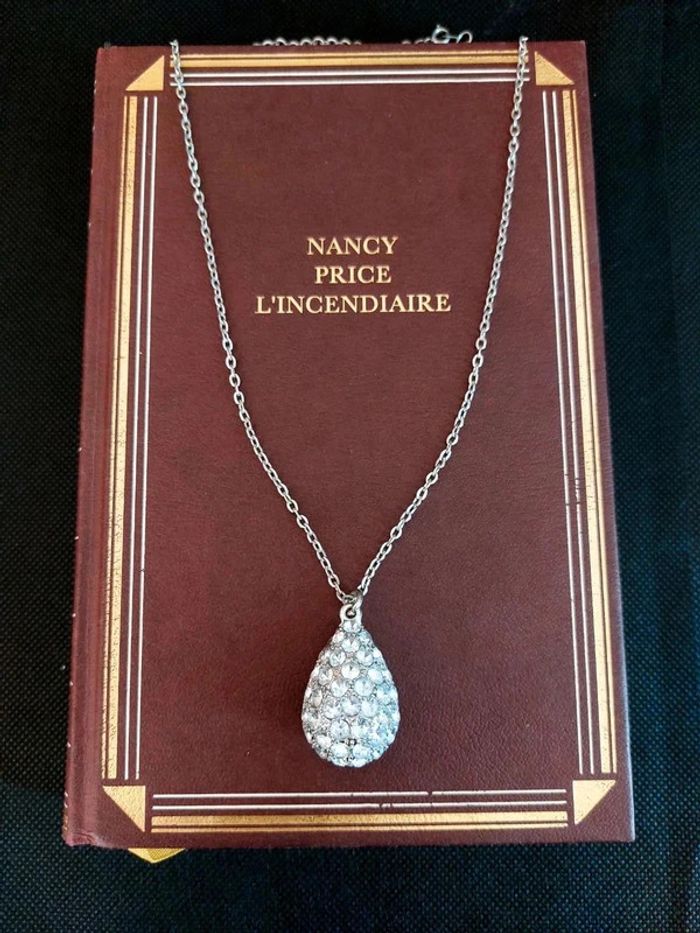 Magnifique collier avec pendentif goutte de strass blanc 00's - photo numéro 7