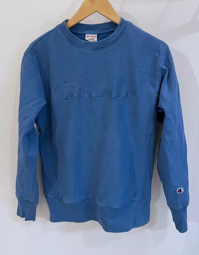 Vintage crewneck blue Champion embossed size M