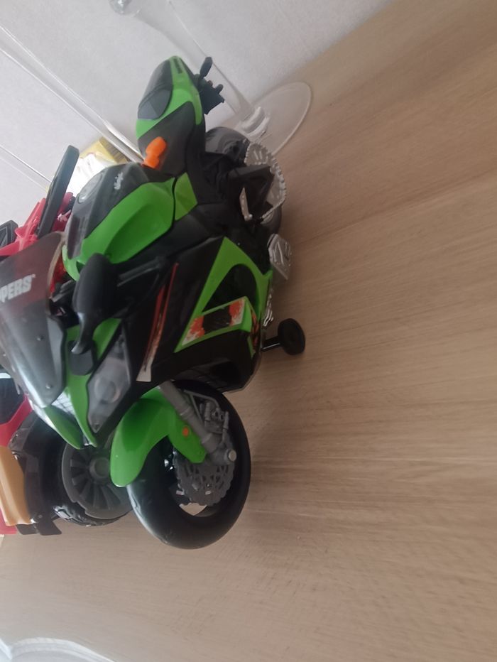 Lot voiture ,moto - photo numéro 8