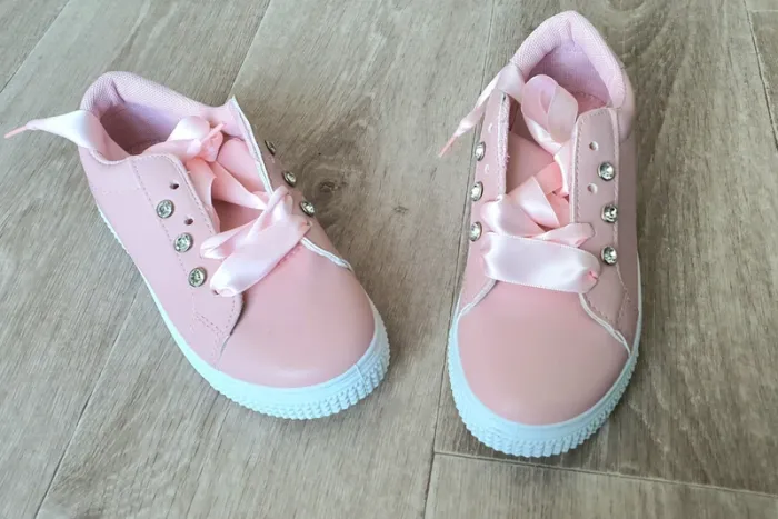 Baskets roses taille 31 Neuves - lacets rubans - photo numéro 3
