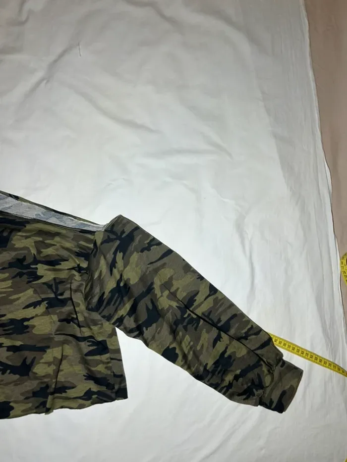 Blouse shein motifs militaire - photo numéro 2