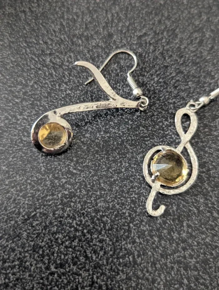 Boucles d'oreilles fantaisie - photo numéro 3