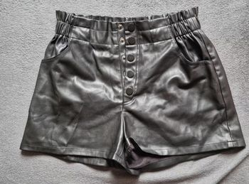 Short en faux cuir