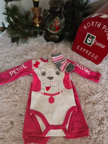 Ensemble naissance petite coquine