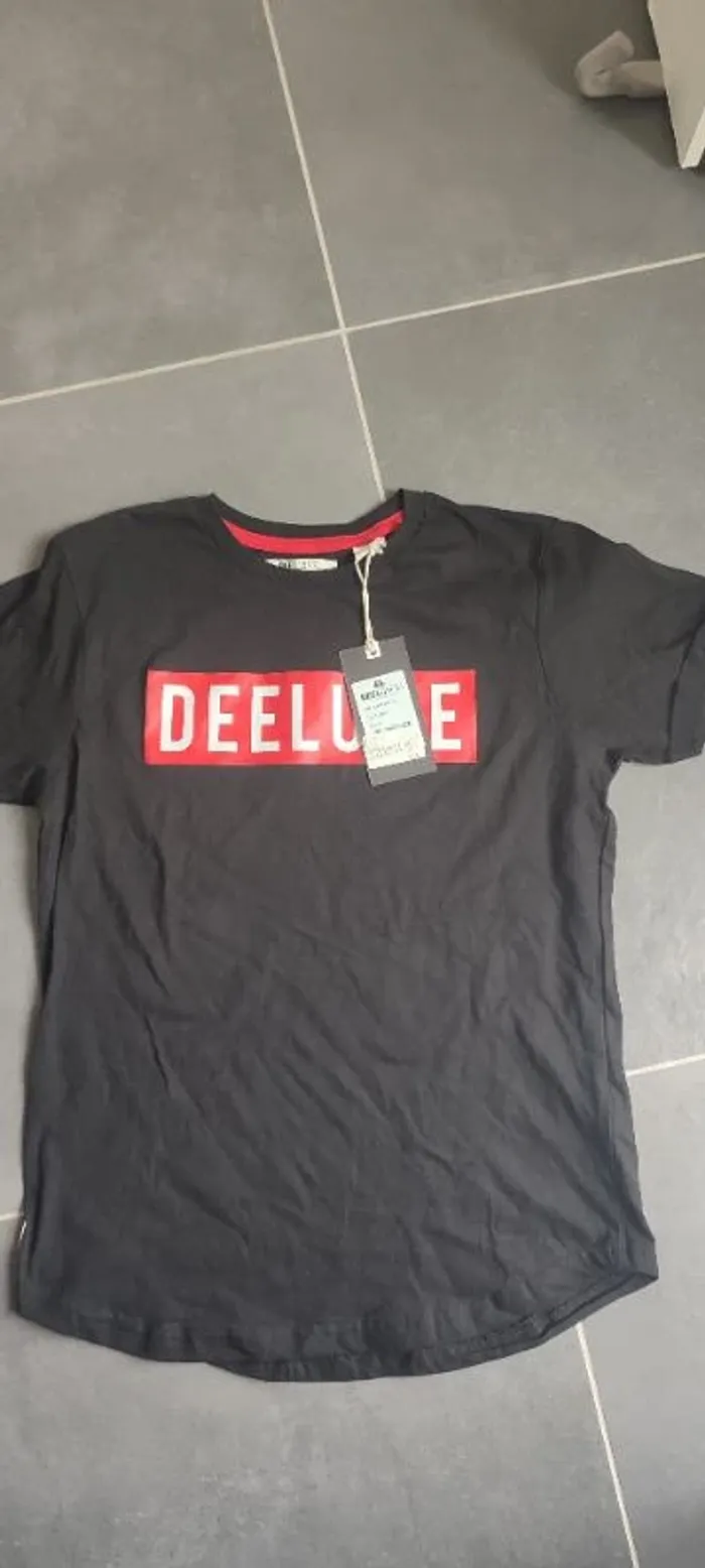 TEE SHIRT DELUXE 14 ANS neuf - photo numéro 5