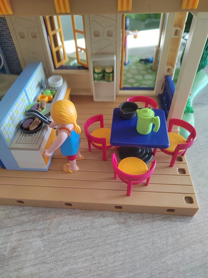 Maison de campagne playmobil et ses accessoires en très bon état - photo numéro 7