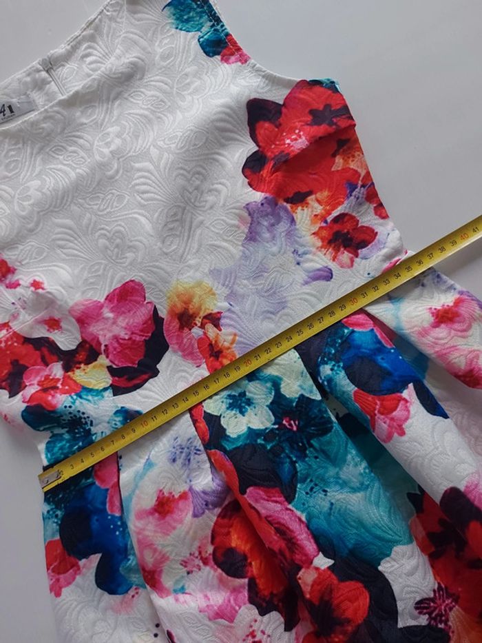 Robe style rétro vintage. Fleurie sans manche col rond taille 36 zippée à l'arrière - photo numéro 7