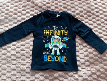 T shirt Disney baby 18m buzz comme neuf
