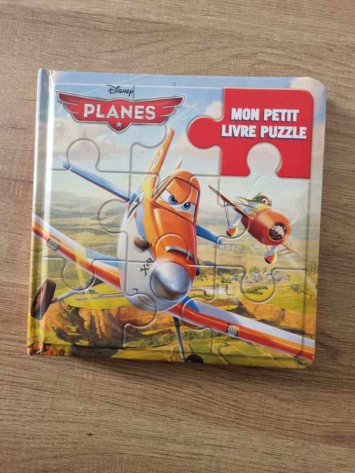 Livre puzzle plane