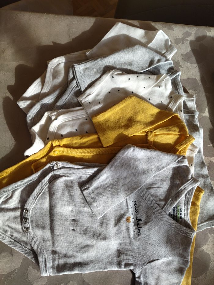 Lot de vêtements bébé 1 mois - photo numéro 5
