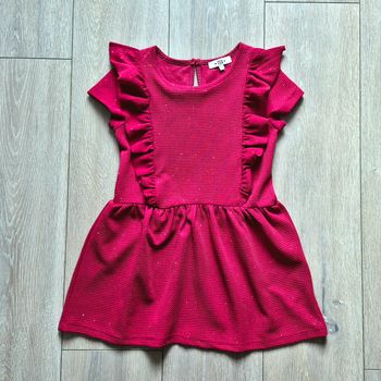 Très belle robe bordeaux brillante/pailletée. Fille 5/6 ans. Marque Tex