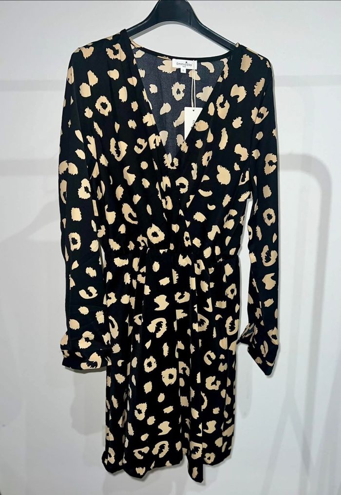 Robe courte neuve - photo numéro 2