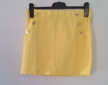 Jupe Kiabi femme taille M jaune – Bouton décoratif – Bon état