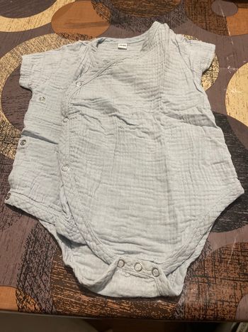 Bodies bébé  taille 12 mois