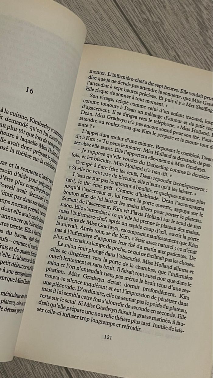 Livre une mort d’esthétique  De P.D. James - photo numéro 2
